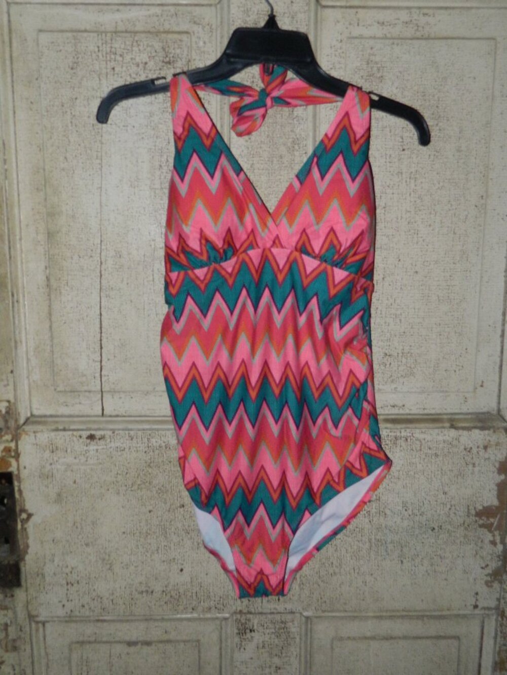 Beach Bump by Motherhood Maternity Chevron Swimsuit Sz M (UU-21)